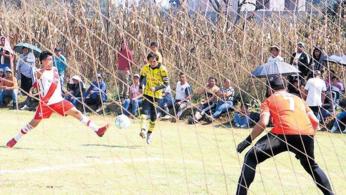 Universidad se metió a la final de la Liga Chiautempan 86 en un cierre semifinal polémico con la anulación del gol de Atempan, que forzaría los tiempos extra Everardo NAVA